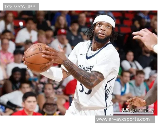 鹈鹕主帅称赞费尔斯表现出色攻防两端展现年轻球员的无限潜力 鹈鹕主帅称赞费尔斯表现出色攻防两端展现年轻球员的无限潜力