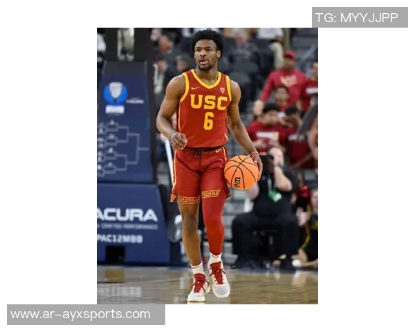 詹姆斯今日穿搭展示肯塔基大学LeBron23PE再掀篮球潮流热潮 詹姆斯今日穿搭展示肯塔基大学LeBron23PE再掀篮球潮流热潮